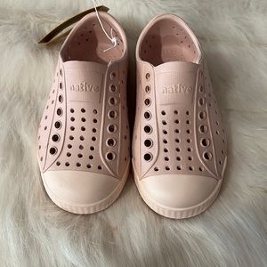 Native Jefferson toddler or little girl size 8 dust lint pink nwt